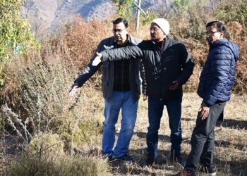 सचिव आपदा प्रबन्धन ने जोशीमठ पहुंचकर प्रभावित क्षेत्रों का किया निरीक्षण..