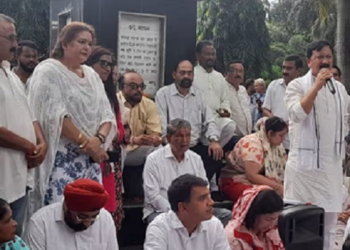 भर्तियों में घपलों के विरोध में कांग्रेस का हल्ला बोल..