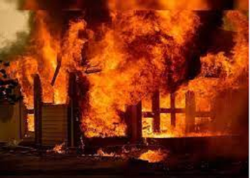 पटाखा गोदाम में हुआ ब्लास्ट, चार कर्मचारियों की जिंदा जलकर मौत..