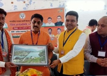 केन्द्र और राज्य की सरकारें किसानों के कल्याण के लिए प्रतिबद्ध-पुण्डीर..