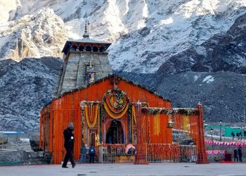 जयकारों के साथ खुले बाबा केदार के कपाट..