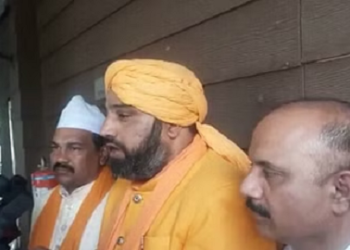 सीएम धामी से मिला दिल्ली से आया मुस्लिम प्रतिनिधिमंडल..