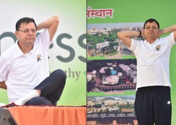 मुख्यमंत्री धामी ने हरिद्वार में किया योगाभ्यास..