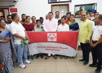 सीएम धामी ने बढ़ाया खिलाड़ियों का मनोबल..