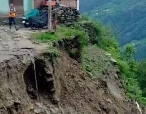 पौड़ी में बादल फटने से मची तबाही, गौशाला बहने से कई मवेशी लापता..