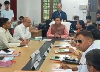 सीएम धामी पहुंचे आपदा कंट्रोल रूम, गौरीकुंड में घटना की ली जानकारी..