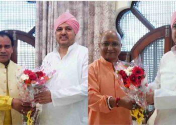 स्वास्थ्य मंत्री धनसिंह रावत ने श्रीमहंत देवेन्द्र दास महाराज से स्वास्थ्य योजनाओं पर की बात..