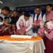 अनाथ बच्चों के बीच पहुंचे सीएम धामी ने केक काटकर मनाया अपना जन्मदिन..