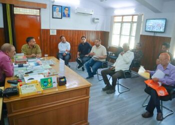 आयुक्त गढ़वाल मंडल ने तीर्थ पुरोहितों को पूर्ण हक दिलाने का दिया आश्वासन..