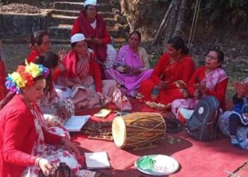 देशभर में मशहूर है कुमाऊं की खड़ी और बैठकी होली..