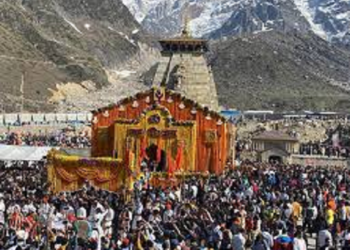 केदारनाथ धाम में इस बार भक्तों ने बनाया नया रिकॉर्ड, कपाट खुलने पर पहुंचे इतने श्रद्धालु..