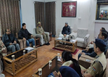 सीएम धामी ने अधिकारियों को दिये सीमांत क्षेत्रवासियों की समस्याओं के त्वरित निराकरण के निर्देश..