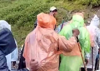 हेमकुंड साहिब यात्रा- गदेरा उफान पर आने से रास्ते में फंसे 250 यात्री..