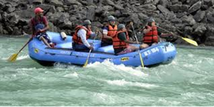 रोमांच के शौकीनों का इंतजार खत्म, सोमवार से उठाएं गंगा में राफ्टिंग का लुत्फ..