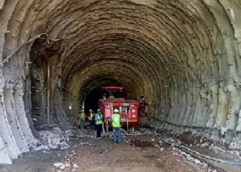 ऋषिकेश-कर्णप्रयाग रेल लाइन की घोलतीर सुरंग में काम कर रहे दो मजदूरों पर गिरा मलबा, एक की मौत..