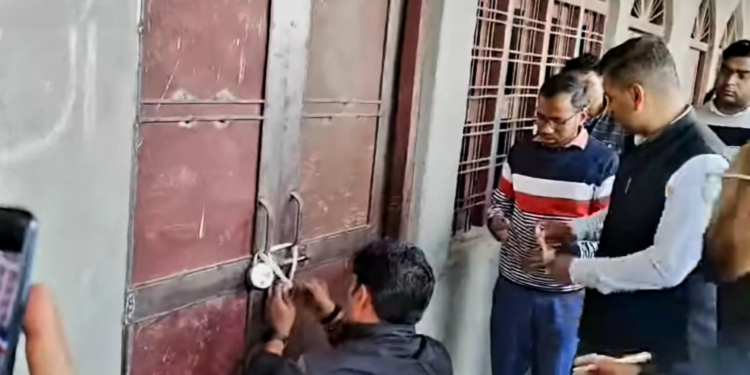 देहरादून में धामी सरकार का बड़ा एक्शन, 31 अवैध मदरसों पर ताला