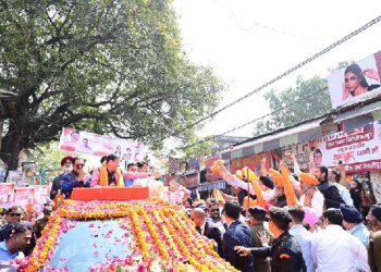 काशीपुर में सीएम धामी का भव्य रोड शो, 100 करोड़ से ज्यादा की योजनाओं की दी सौगात..