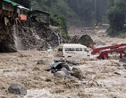 हिमाचल में आपदा से प्रभावित लोगों के लिए सीएम सुक्खू ने राहत पैकेज किए घोषित..