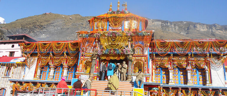 पंच पूजाओं के साथ बदरीनाथ धाम में शुरू हुआ कपाट बंद होने का पारंपरिक क्रम..