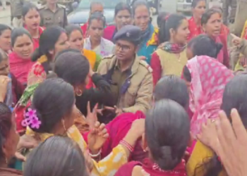 देवप्रयाग में शराब ठेके को लेकर विवाद बढ़ा, बहसबाजी के बाद मौके पर तनाव..