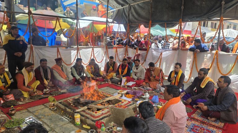 केदारनाथ धाम में गूंजे वैदिक मंत्र, भगवान भैरवनाथ के पूजन के साथ संपन्न हुआ यज्ञ..