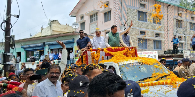 गोपेश्वर में सीएम धामी का रोड शो, ‘सरकार जन-जन के द्वार’ अभियान को देंगे नई गति..