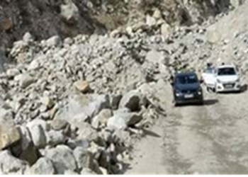 चारधाम यात्रा पर बारिश की मार, सिरोबगड़ में लैंडस्लाइड से बद्रीनाथ हाईवे ठप..