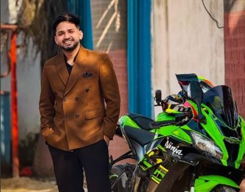 नई बाइक की डिलीवरी लेकर लौट रहा था Aashu UK Rider, सड़क हादसे में दर्दनाक मौत..