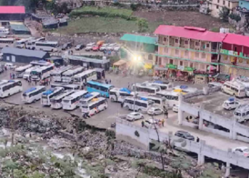 रेड अलर्ट के बीच प्रशासन ने बढ़ाई सतर्कता, गंगोत्री-यमुनोत्री यात्रा पर अस्थायी ब्रेक..